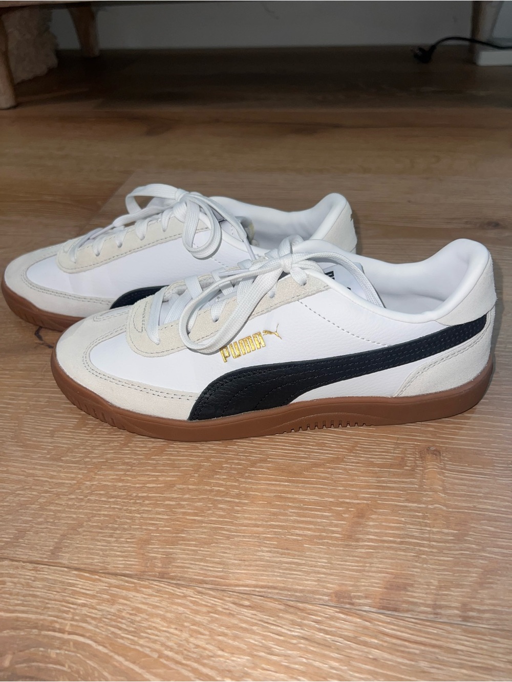 Puma White Sneakers with Black Formstrip